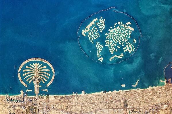 صورة: جزر اصطناعية هائلة على شكل خريطة العالم في #دبي #معلومات