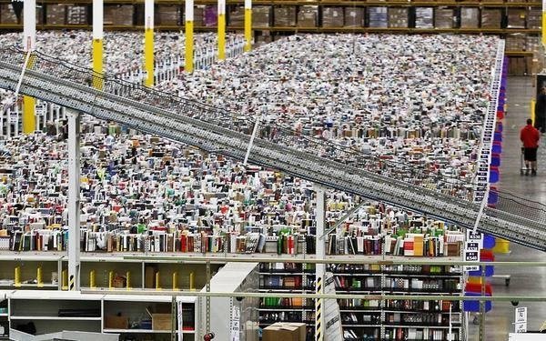 موقع أمازون يبيع كل يوم 12,960,000 طلب, أي 150 طلب في الثانية