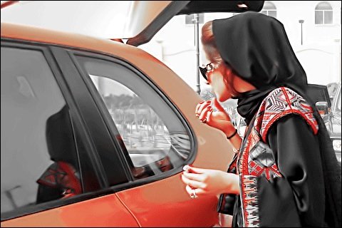 نساء غبيات