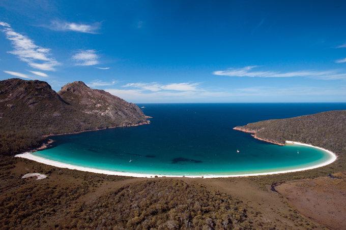 WINEGLASS BAY, FREYCINET NATIONAL PARK, TASMANIA, AUSTRALIA