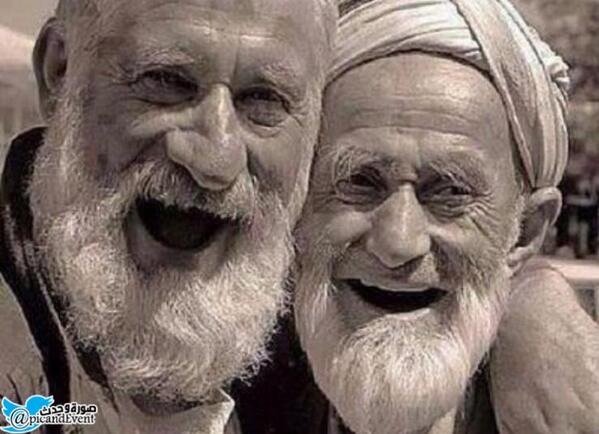 صورة حقيقيه الأب عمره 95 سنه ، والإبن 75 سنه ، فأيهما الأب وأيهما الإبن #غرد_بصورة