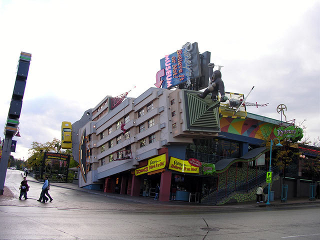 Amazing Buildings - Ripley’s Believe It or Not! (Niagara Falls, Ontario, Canada)