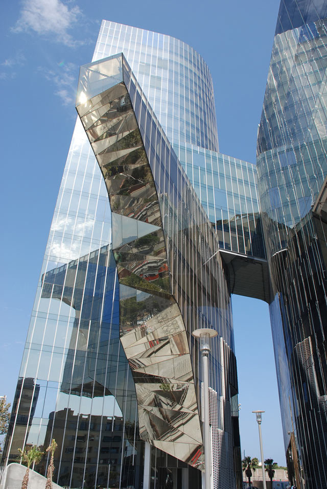 Amazing Buildings - Gas Natural headquarters (Barcelona, Spain)