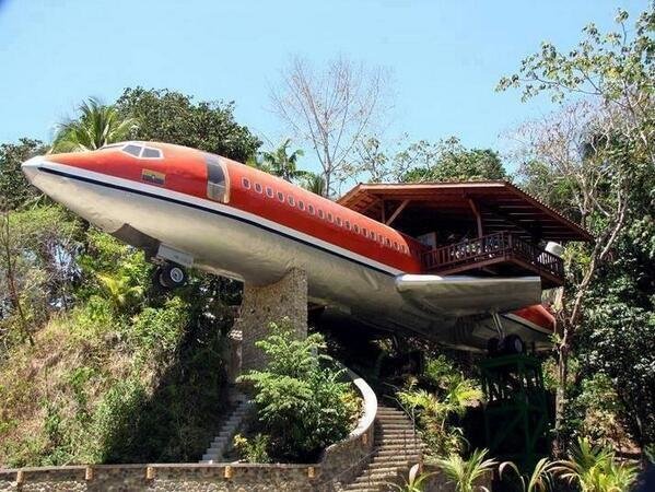 An airplane restaurant in Costa Rica