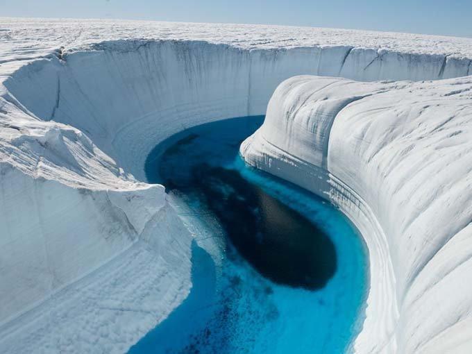 ICE CANYON – GREENLAND