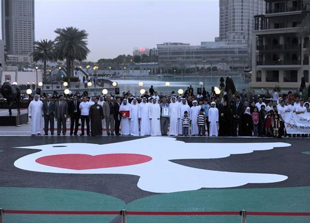 #دبي مجدداً في موسوعة جينيس بأكبر لوحة فسيفساء في العالم لحمامة سلام 