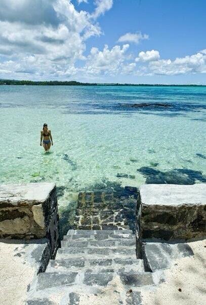 Mauritius, island off the southeast coast of Africa