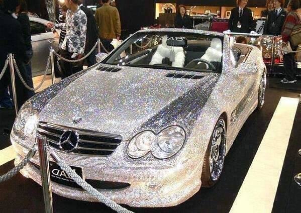 مرسيدس ل #الوليد_بن_طلال سعرها 48$ مليون وعليك دفع 1000$ لتلمسها #غرد_بصورة
