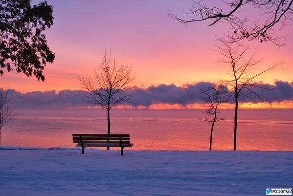 #صورة رائعة من Lakeside Park وقت شروق الشمس