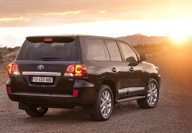 Toyota land cruiser - rear shot