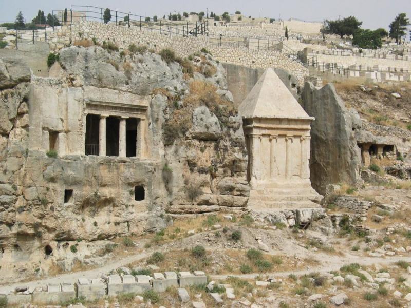 قبر اولاد الهزير وقبر زكريا في وادي قدرون في #فلسطين