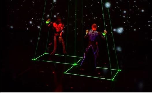 ما رأيك بمفاجأة #ArabsGotTalent بت#قديم عرض Laser Fighter ؟