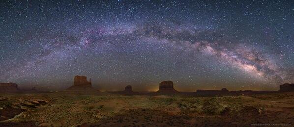 It doesn't get more beautiful, our own galaxy spread over Monument Valley