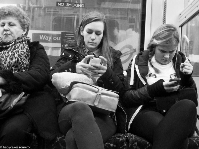 photographer Babycakes Romero Documents the Death of Conversation - Photo 7