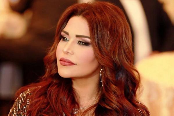 سعودية تهدي #احلام تاج مرصع بالألماس .. 