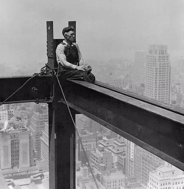 صور نادرة لبناء الEmpire State والتقطها لويس هين -صورة ٢-