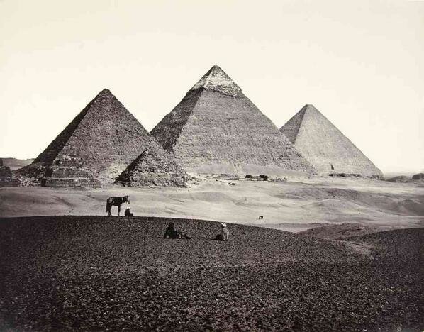 أهرامات الجيزة في #مصر عام 1859 -صورة معالجة-