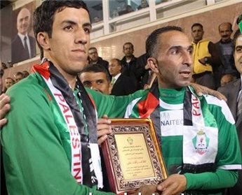 كرمت رابطة عشاق #نادي_الوحدات في #فلسطين #رأفت علي