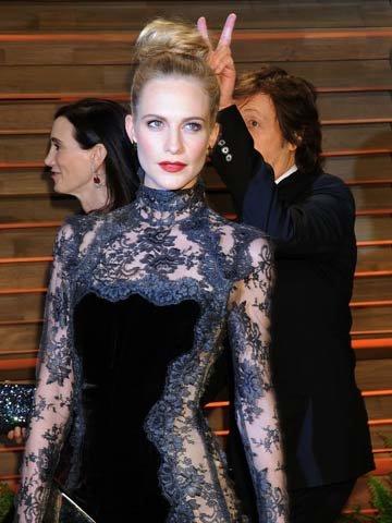 Top 11 Celebrities #Photobomb -Photo 7