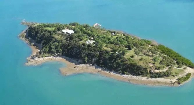 جزيرة Turtle Island في استراليا وستشتريها #كيم_كارداشيان بخمس ملايين دولار لابنتها -صورة ١-