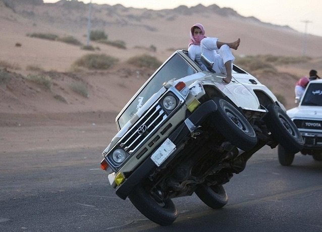 بانوراما صور #السعودية لعام ٢٠١٤ - شباب يستعرضون في تبوك