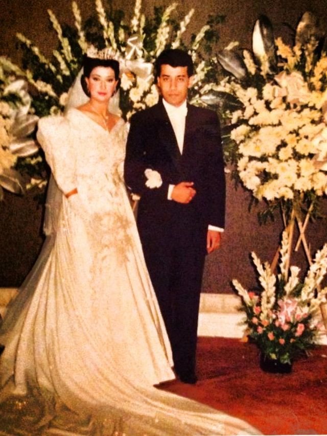 صوره ل #غادة_عبد_الرازق بزفافها بعمر الـ17 من رجل أعمال السعودي #مشاهير 