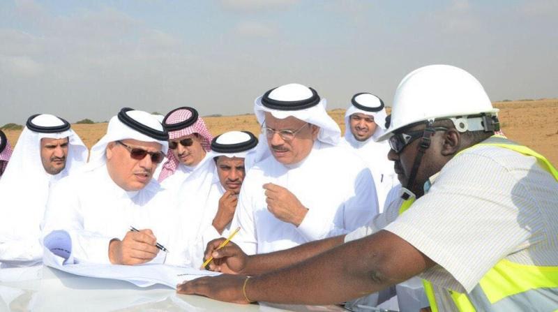  ‏#صور متداولة: وزير النقل المهندس في زيارة مفاجئة يتفقد مشاريع الطرق بمنطقة #جازان ٢
