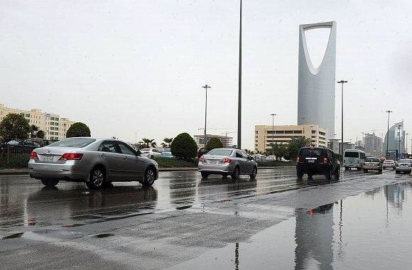  ‏#صور من الأمطار الغزيرة التي هطلت على #الرياض هذا اليوم وكانت مصحوبة بزخات من البرد - 2 #امطار_الرياض #الرياض_الآن 