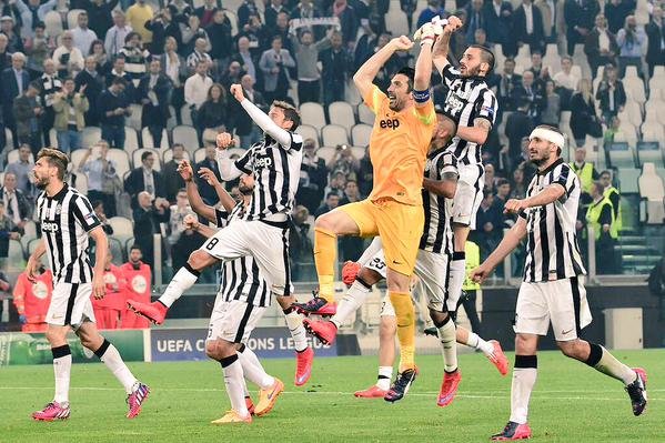 فرحة نجوم #يوفينتوس في عبور مباراة الذهاب امام #ريال_مدريد_يوفنتوس
