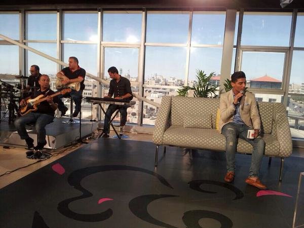 بالصور #محمد_عساف حل ضيفاً على قناة #رؤيا في برنامج حلوه يادنيا #حلوه_يادنيا_مع_عساف صور رقم 4