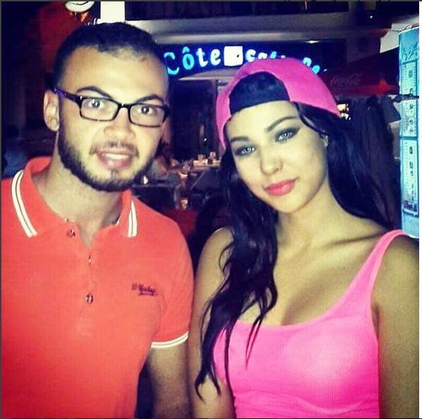 صورة حصرية لـ #ابتسام_تسكت مع احد المعجبين 