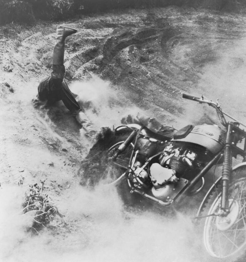 الصورة الفائزة بالطبعة الأولى لجائزة الصورة الصحافية العالمية 1955 للمصور موجانس فون هافن 