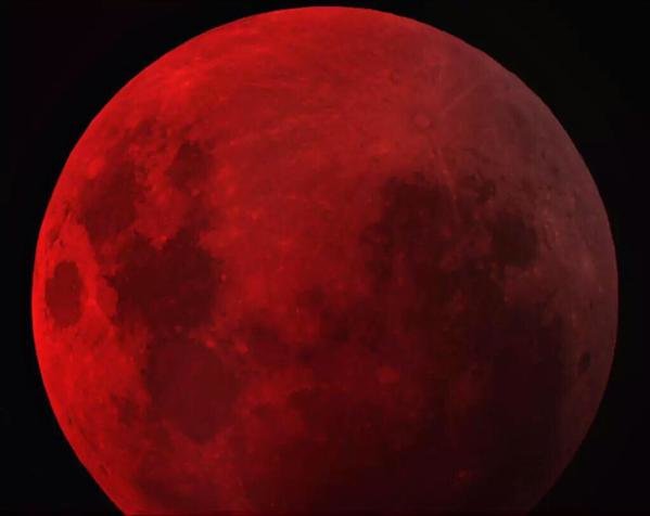 ظاهرة فلكية ليلة 28 سبتمبر 2015 وهي ظهور القمر الدموي الضخم والخسوف الكلي الذي لن يتكرر حتى سنة 2033 #القمر_الدموي
