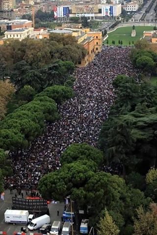 صلاة #عيد_الاضحى_المبارك في #تيرانا عاصمة #ألبانيا صوره 4