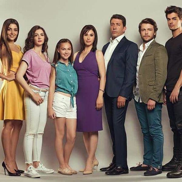 صورة ابطال من مسلسل #بنات_الشمس _التركي -2