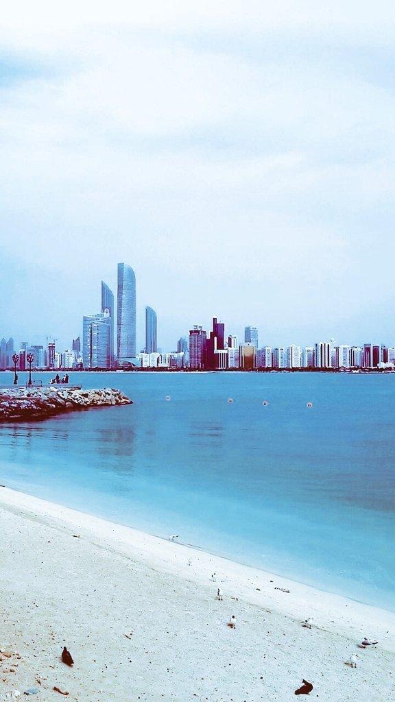 كورنيش #أبوظبي بصورة من جهة المسرح الوطني - الكاسر -