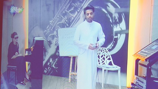 صوره هايدي وعلي طلال مداح وام كلثوم في غرفة المسرح #StaracArabia #ستار_اكاديمي #خلي_نجمك_يلمع -1