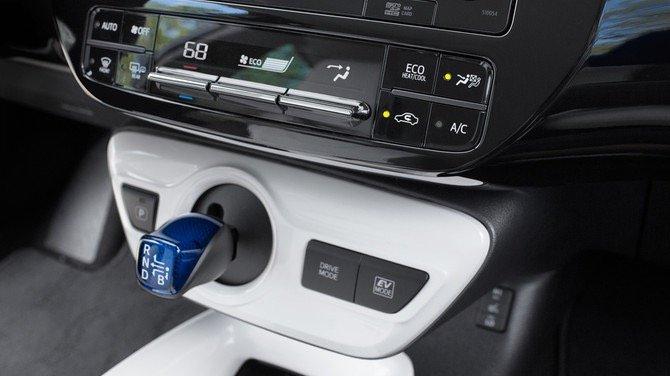 سيارة #تويوتا #بريوس #Toyota #Prius موديل ٢٠١٦ - #سيارات صورة ١٣