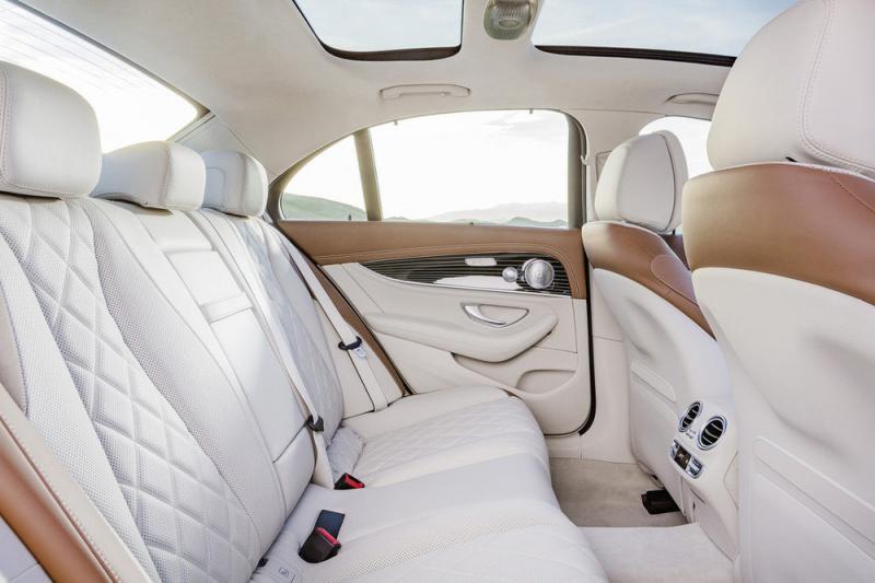 #مرسيدس e-class موديل ٢٠١٧ الجديدة بالكامل - صورة ٨