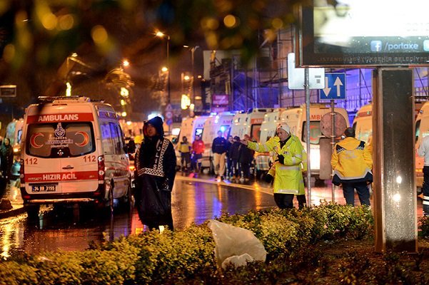 هجوم إرهابي على نادي ليلي في #إسطنبول #تركيا يودي بحياة 35 شخص - صورة 4