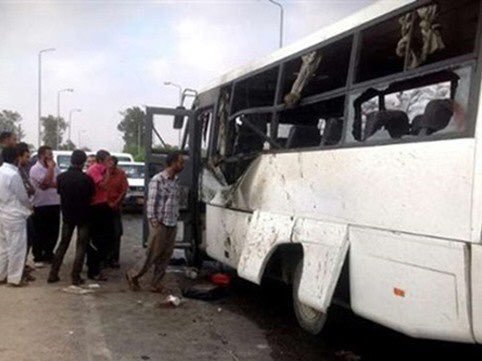 هجوم #المنيا الإرهابي على باص للأقباط يخلف عدد كبير من الضحايا #مصر - صورة 3