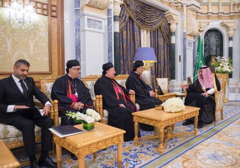 خادم الحرمين الشريفين #الملك_سلمان في استقبال #البطريرك_اللبناني مار بشارة الراعي - صورة ٣ 