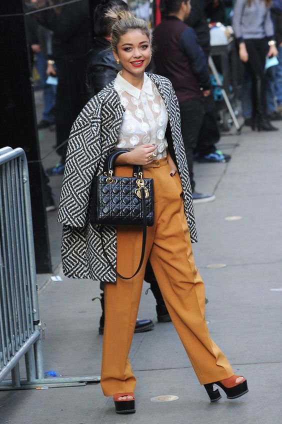 شنطة Dior Mini Lady تصبح الأكثر انتشارا بين النجمات في هوليود - صورة ٦