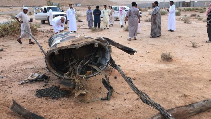 صور متداولة لحطام صاروخ جماعة #الحوثي الذي أسقطته الدفاعات الجوية #السعودية فوق #الرياض - صورة ٣