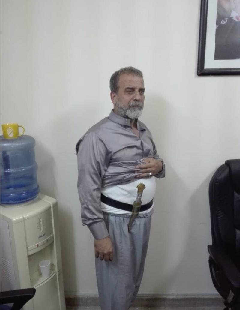 المعتصمون على #الدوار_الرابع في الأردن يلقون القبض على من تداول خبر طعنه لأحد أفراد الدرك #الأردن #إضراب_الأردن - صورة ٢