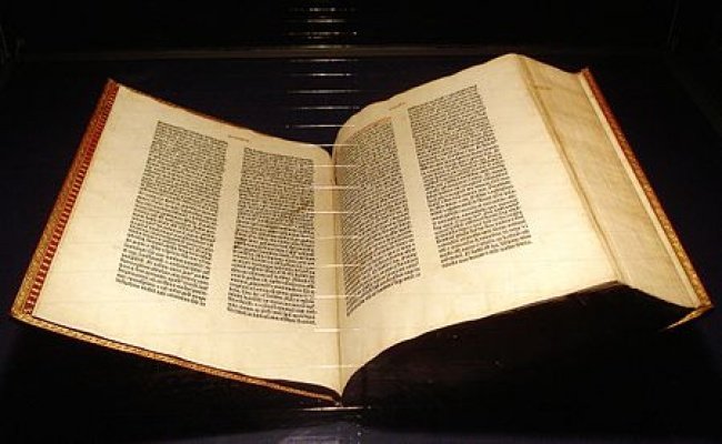 25 شيء ربما تشاهدها لأول مرة - إنجيل غوتنبرغ The Gutenberg Bible