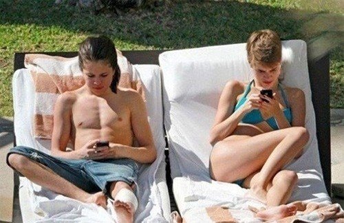31 صورة مضحكة لاستبدال وجوه #Face_Swap أزواج وأصدقاء #مشاهير #مضحك #نهفات #فوتوشوب - صورة 18
