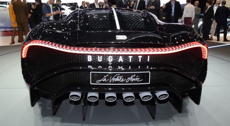 خبر متداول أن #رونالدو يشتري سيارة bugatti la voiture noire بقيمة ١٩ مليون دولار والتي صنع منها نسخه واحدة فقط #سيارات #مشاهير - صورة ٦