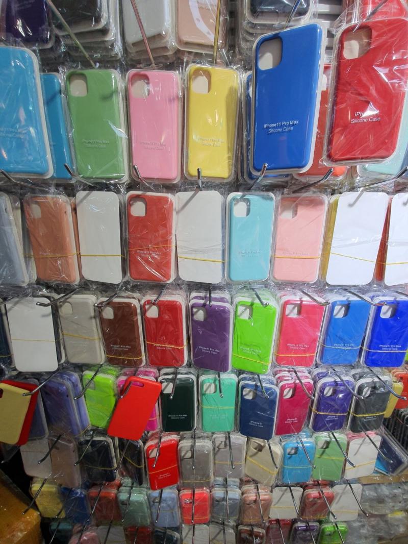 غطاء جهاز #IPhone11 في الأسواق الصينية قبل إطلاقه رسميا #الصين