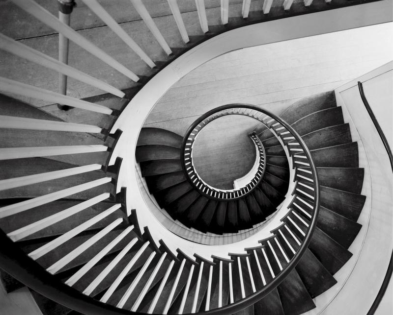 صور لـ #درج_حلزوني #هندسة_معمارية #تاريخي #بناء #قديم